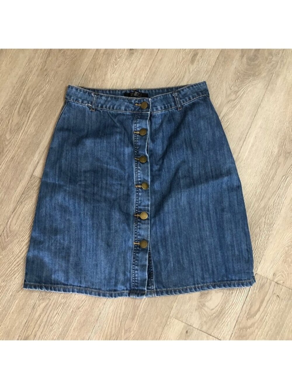 Button front denim skirt size L🧥